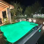 Natura Bungalows-villa * Liménasz