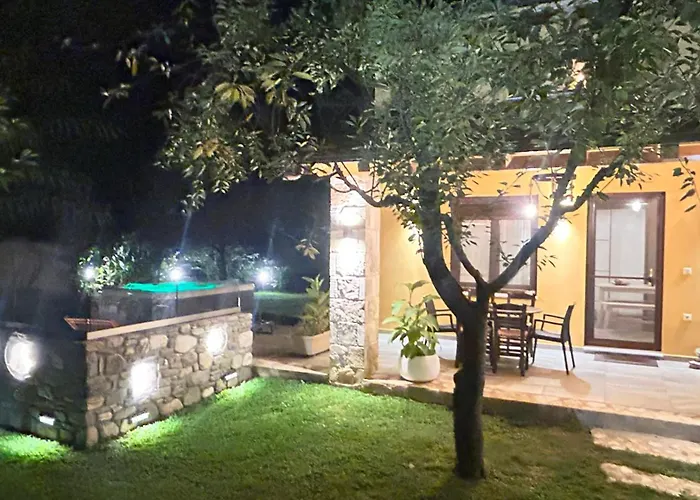 Natura Bungalows-villa לימנאס